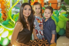 Gisele, Caroline e Bernardo Sampaio