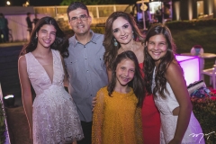 Bruna, Alberto, Débora, Manu e Vitória Mendonça