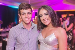 Leonardo Araújo e Gabriela Fernandes