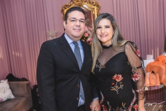 Thiago e Carla Arruda