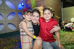 Athina, Rebeca e Henri Leal