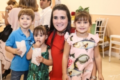 Lucas, Sofia e Patrícia Feitosa e Athina Bastos