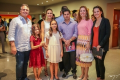 Ricardo, Sara, Manoela e Maria Bacelar, Pompeu Vasconcelos, Ticiana Queiroz e Viviane Rocha