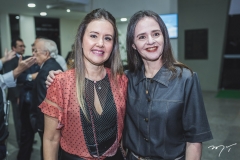 Liana Fujita e Mária Claudia Barros