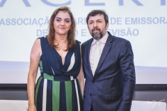 Lucia Dummar e Élcio Batista