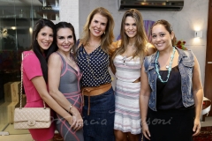 Marcela Pinto,  Adriana Queiroz, Alexandra e Mariana Pinto e Tina Câmara