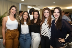 Angélica Marinho, Marcela Abreu, Alessandra Adjafre, Jéssica Bezerra e Lídia Brito
