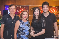 Hélio, Verônica, Júlia e Igor Perdigão