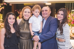 Letícia, Andréa, Arthur, Raimundo e Larissa Delfino