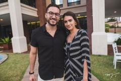 Bernado Santa e Larissa Luz