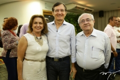 Verônica e Hélio Perdigão, com Eduardo Bezerra