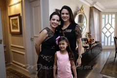 Camila Cavalcante , Fabiana e Sofia Carneira