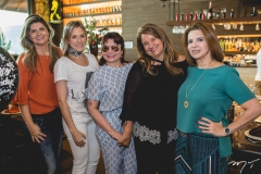 Michelinne Pinheiro, Marta Freire, Chris Leite, Safira Moreira e Carla Melo