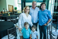 Alessandra Vasconcelos, Miguel, Gabriel, Franzé e Samuel Araruna