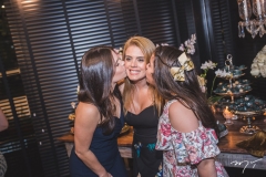 Letícia, Letícia e Laís Studart