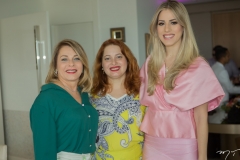 Beatriz e Manoela Viana, com Sarah Castro
