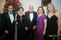 Jeff Peixoto, com Melissa, Jeferson, Redna e Mirela Quezado