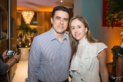 Nisabro e Carolina Fujita