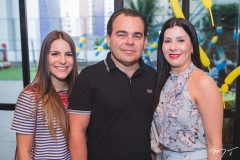 Lara, Gentil e Lia Linhares