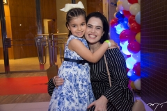 Laura E Lissa Pontes