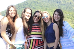 Larissa Delfino comemora aniversário de 15 anos