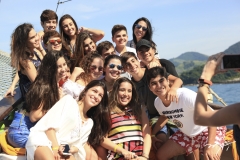 Larissa Delfino comemora aniversário de 15 anos