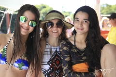 Larissa Delfino comemora aniversário de 15 anos