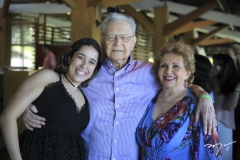 Larissa Delfino comemora aniversário de 15 anos