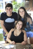 Larissa Delfino comemora aniversário de 15 anos
