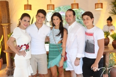 Adriana, Otávio Queiroz Filho, Marcela Pinto, Otávio e Edson Queiroz