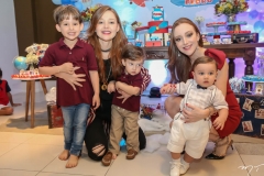 Felipe, Larissa, Guilherme, Mariah e Pedro Fujita