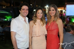 Lucas e Natália Pontes, com Rebeca Leal
