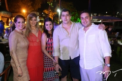 Marcia Andrea, Rebeca, Priscila e Tiago Leal, com Bruno Bastos