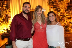 Rodrigo, Rebeca e Ana Leal