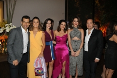 Degas, Bia, Nicole, Renata, Natasha e Léo Mares Guia