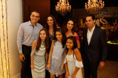 Josmário Cordeiro, Patrícia Studart, Renata e Cláudio Vale, Rebeca, Lara e Geovana