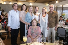 Carlos Ribeiro, Natália e Bel Machado, Annya e Suzana Ribeiro, Nadja Moreira e Osler Machado