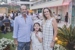 Arnaldo Pinho e Sofia Camargo e Claudia Pinho