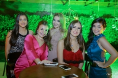 Leticia Farias,Laura Gomes, Giulia Camarão,Carol Pinheiro e Nicole Garces