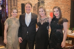 Daniela, Afrânio, Ana Luiza e Caroline Barreira