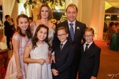 Maria Júlia, Maria Luiza, João, Antônio, Ellen e Ariston Pessoa