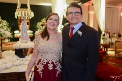 Nívia Duarte e César Costa