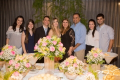Amanda Timbó, Lívia Pinheiro, Gustavo e Fernanda Arruda, Danielle e Valdísio Pinheiro, com Lia Studart e Victor Pinheiro