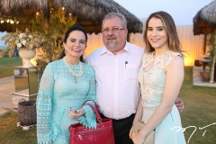 Jacinta e Cláudio Queiroz, com Bárbara Vitória