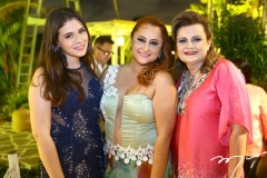 Roberta e Rebeca Gondim, com Janice Leite Machado