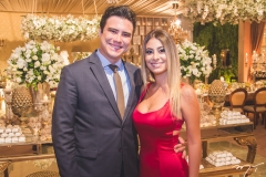 Ted Pontes e Carol Esmeraldo