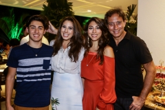 Henrique, Beatriz, Mila e Sérgio Bezerra