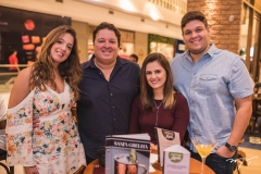 Marina e Rodrigo Moreira, Laisa Linhares e Vitor Moreira