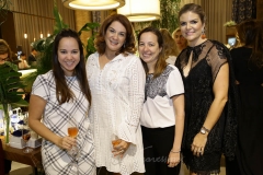 Emanoela Tomé, Débora Gomes, Adriana Ximenes e Larissa Melo