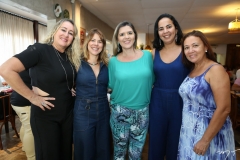 Cristiane Veloso, Taíssa Sanches, Mônica Araújo, Vanessa Chaves e Lívia Ferreira